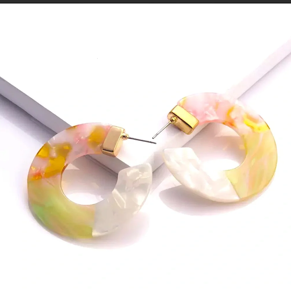 Anthro Tara Resin Hoop Earrings in Spring - Picture 3 of 4